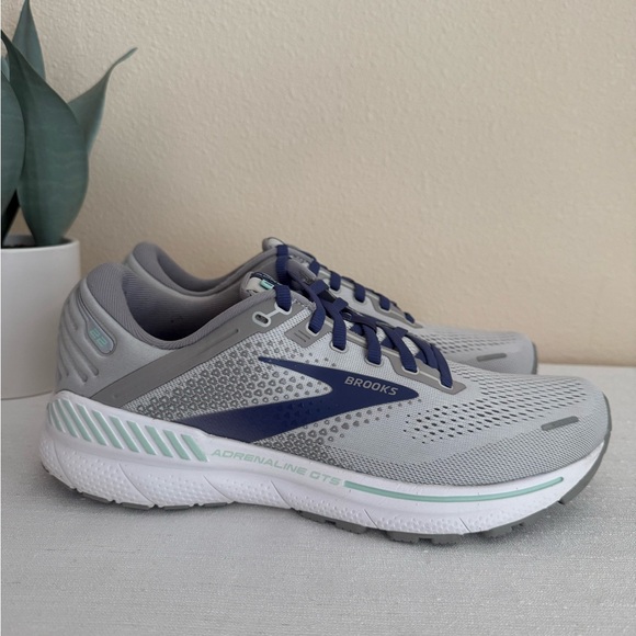 Brooks Adrenaline CTS 22 Gray Mesh Running Sneakers - Picture 4 of 13